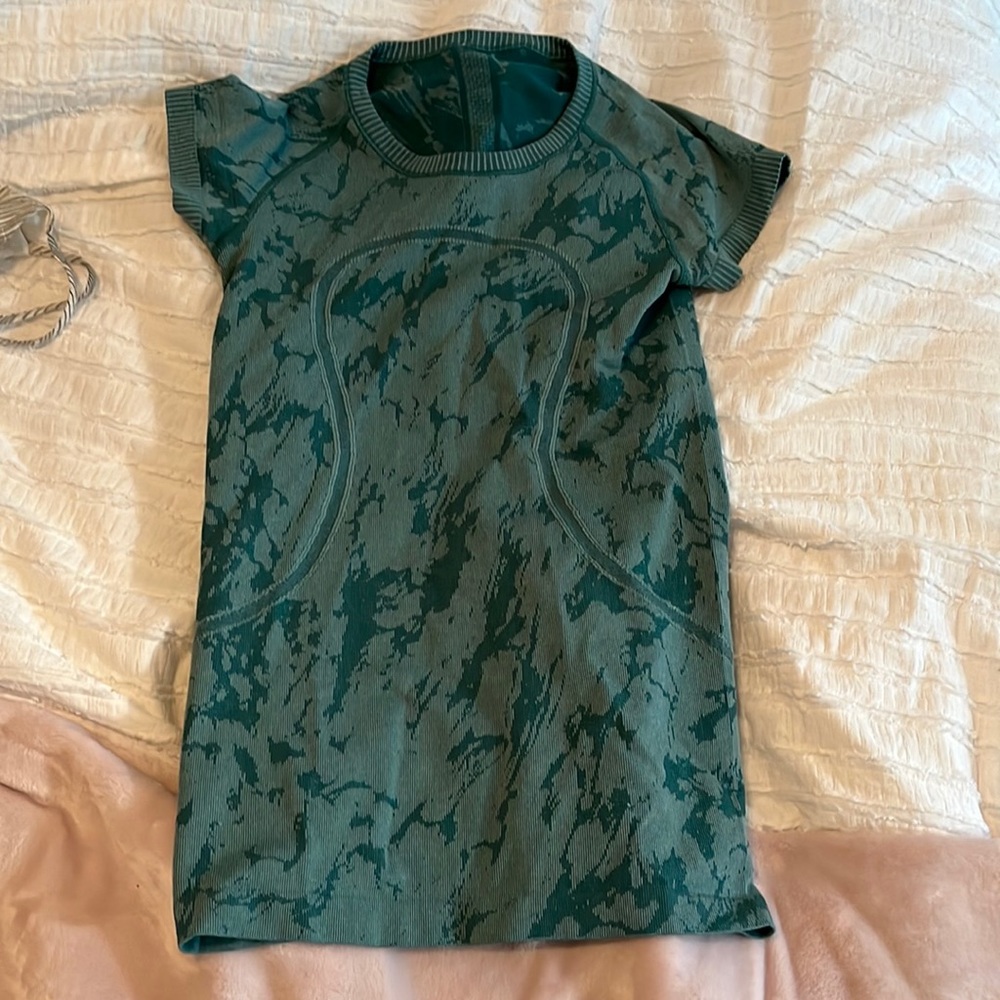 Lululemon swiftly tech